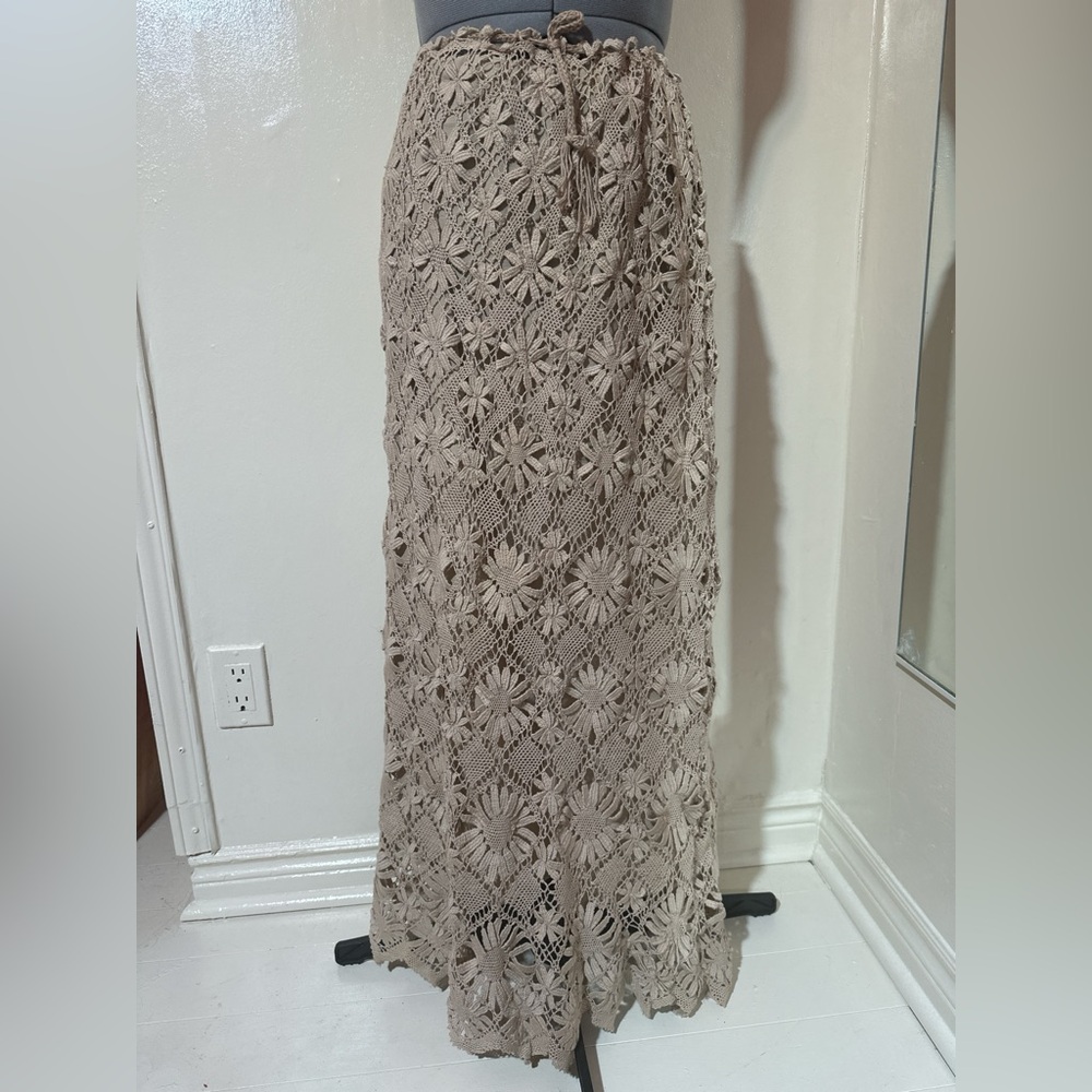 Handmade Bilro Brazilian technique Skirt - TaupeFloral Bilro Lace